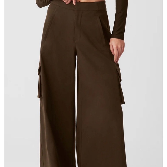 ALO Yoga Pants - ALO Yoga Dark Brown Cargo